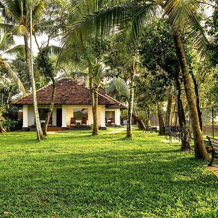 Paadam By The Backwaters Кумараком Экстерьер фото