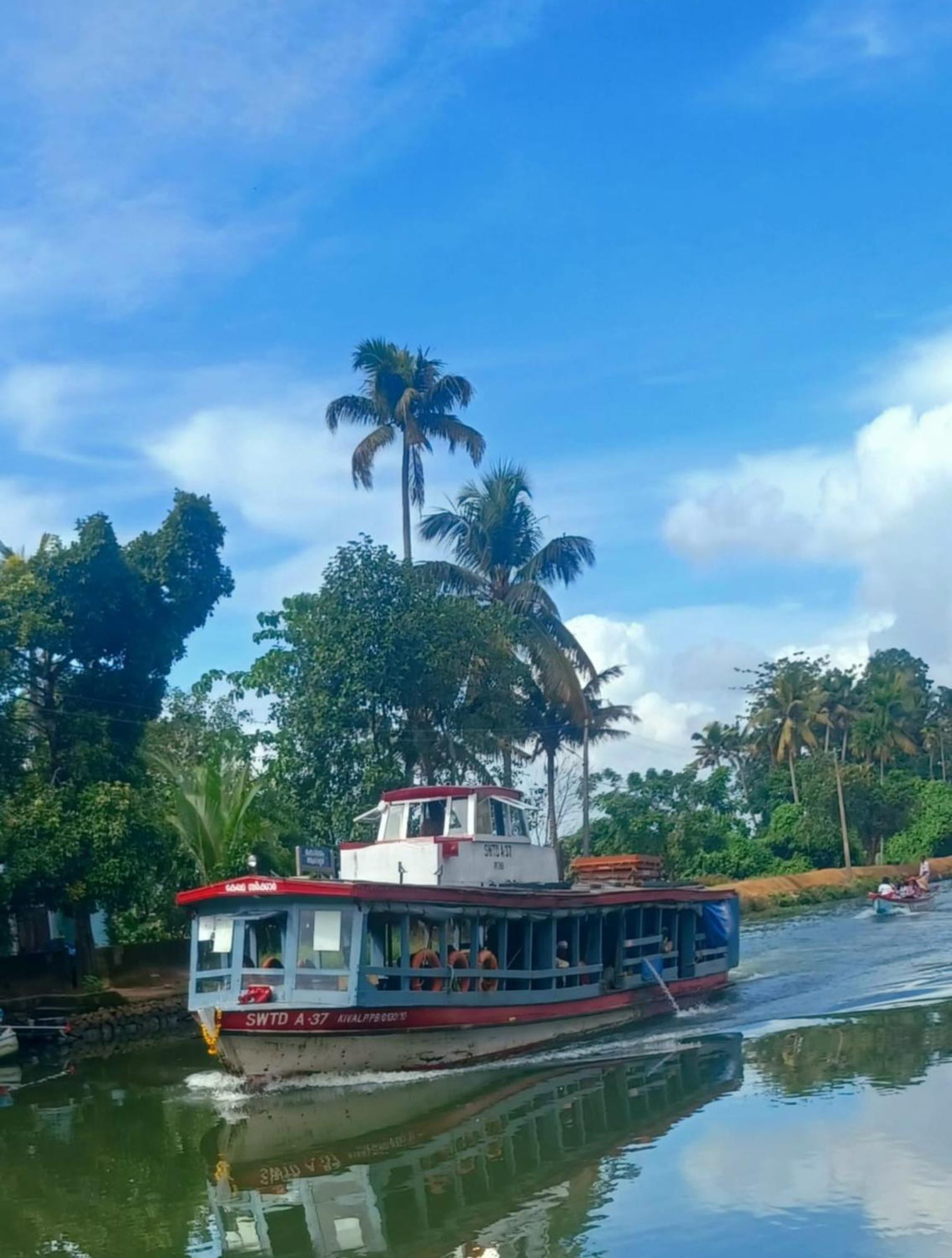 Paadam By The Backwaters Кумараком Экстерьер фото