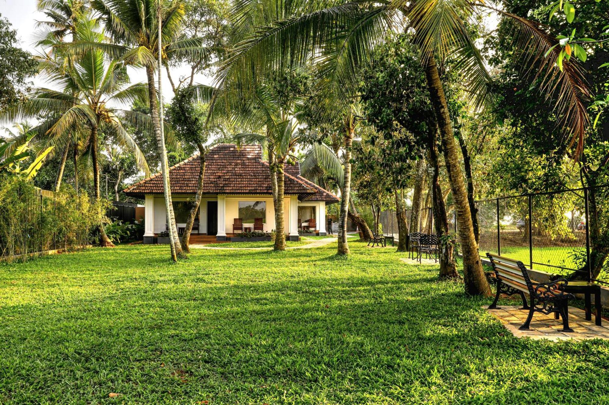 Paadam By The Backwaters Кумараком Экстерьер фото
